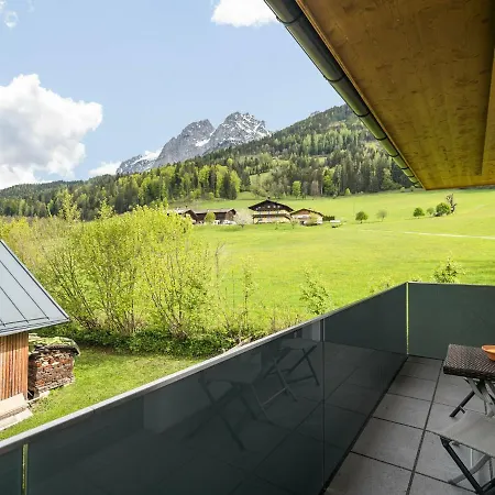 Beautiful In Between Mountains Apartamento